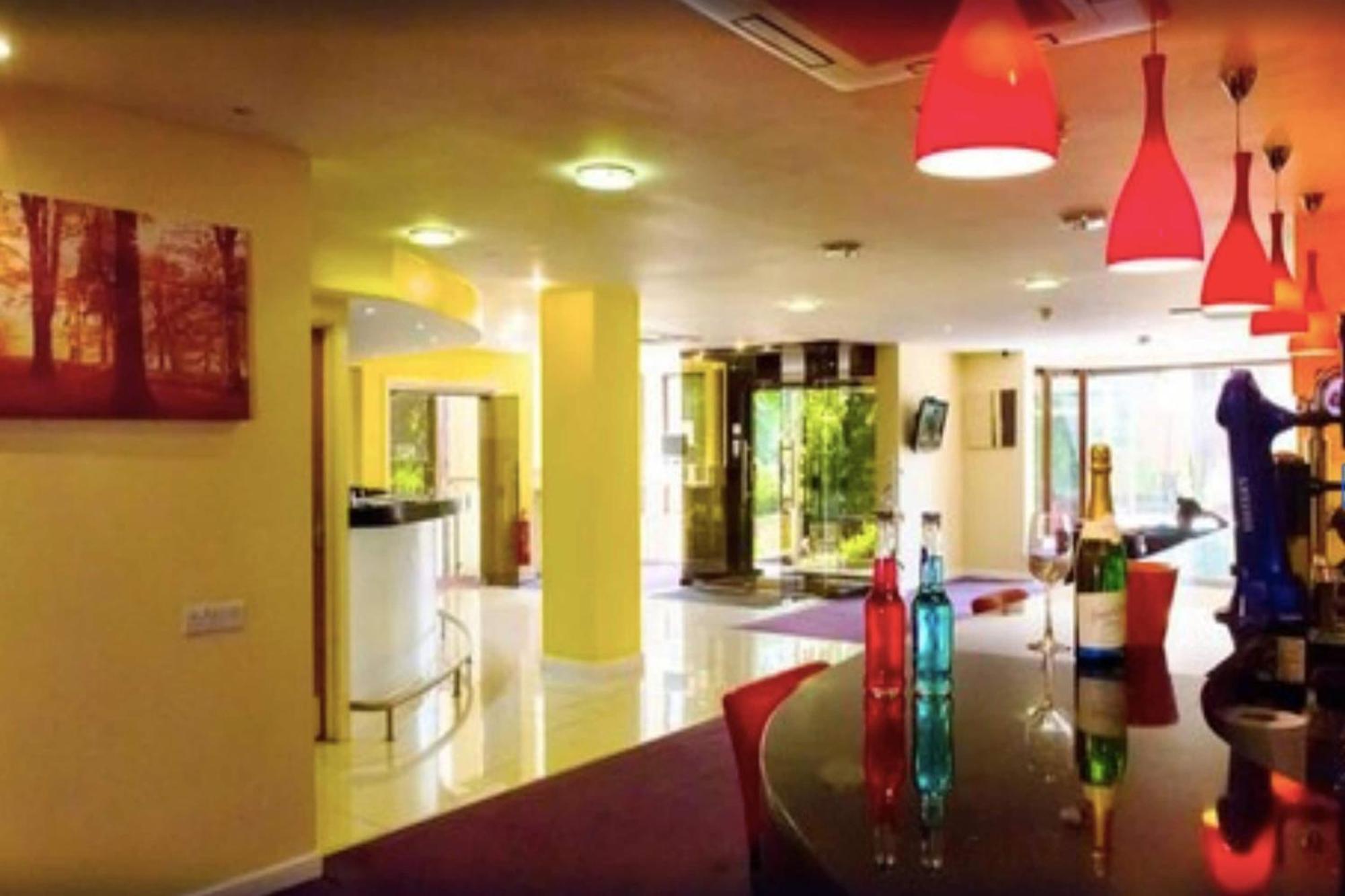 The Luton Hotel Kültér fotó